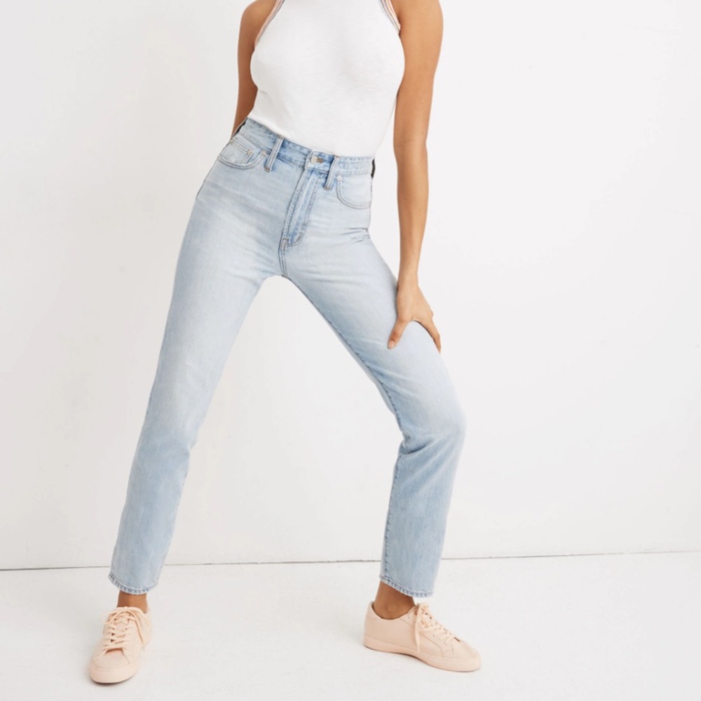 Madewell Curvy High-Rise Jeans in Light Wash Blue